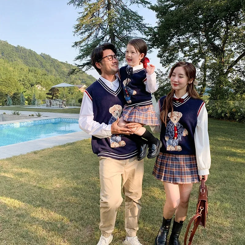 Parent-Child Vest Family Matching Sweater for Kids Bear Knit Top Sleeveless Dad Mom and Son Daughter Christmas Knitted Cardigan