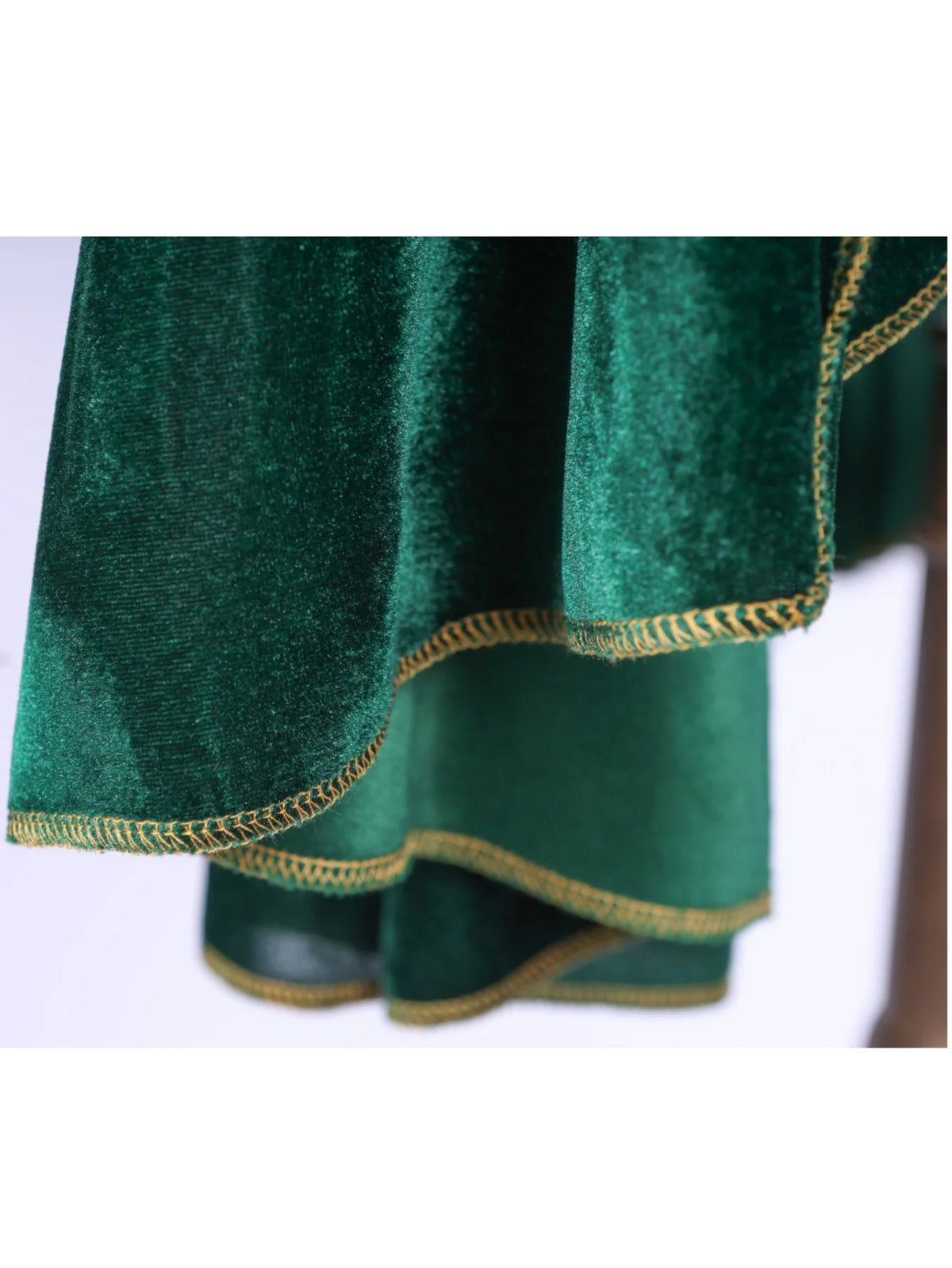 Women Vintage Green Velvet Cape Cloak Gold Trim Stand Collar Cosplay Costume Long Cape For Halloween Party Medieval Renaissance Dress Up