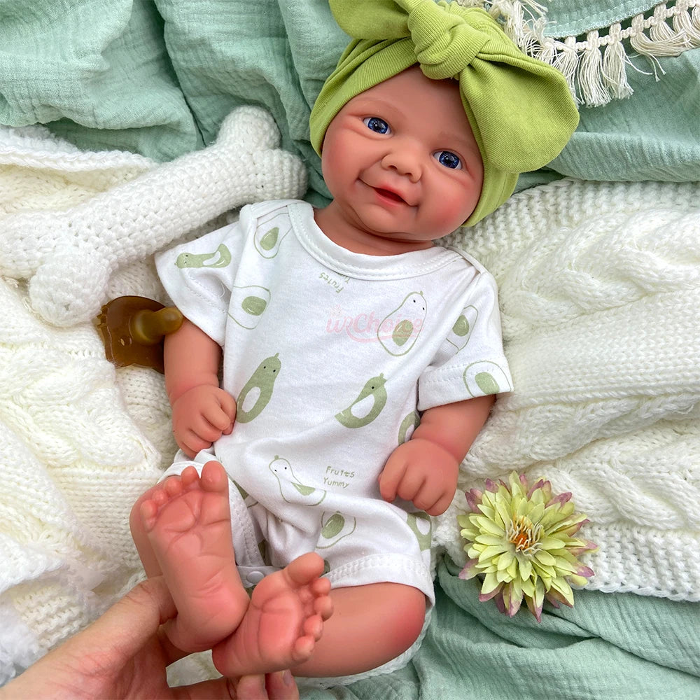 17Inch Silicone Reborn Baby Girl Handmade Soft Lifelike Waterproof Newborn Doll Toy Comfortable to Hold for Christmas Gift